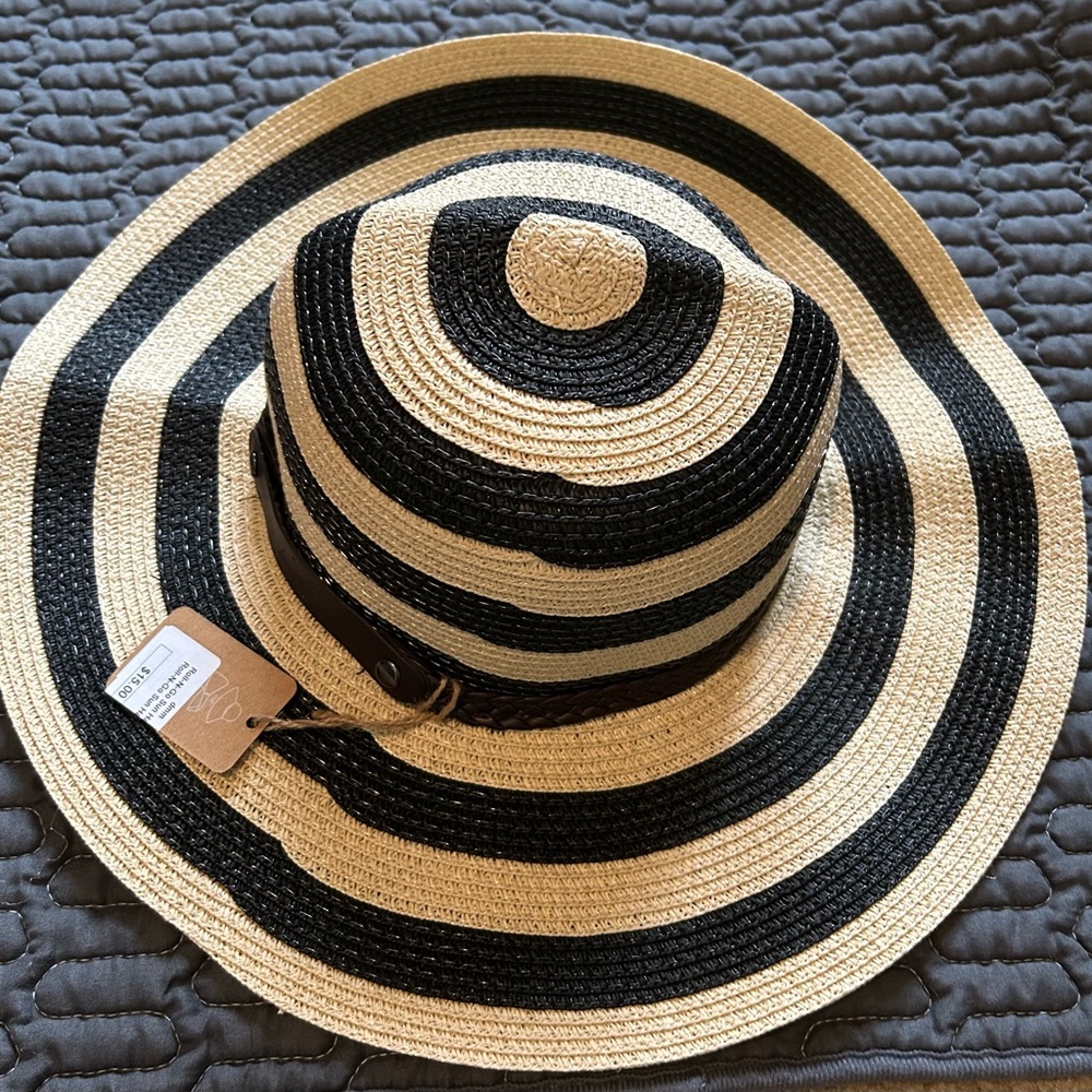 NWT adorable sun hat.